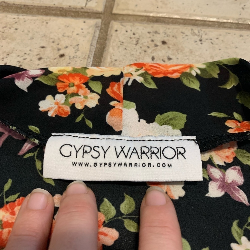 Gypsy Warrior Black Floral Crescent Moon Kimono Cardigan Robe Boho Layer M - Picture 3 of 6